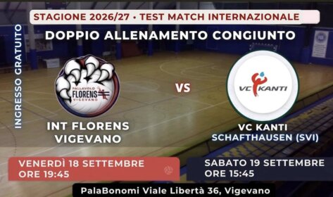 La prima squadra femminile della Pallavolo Florens Vigevano esulta al Pala Bonomi